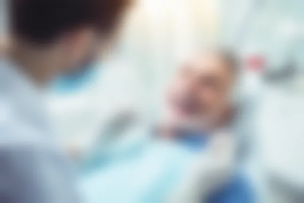 深圳富华整形医院乘车路线及地址详解，唐新辉医生隆胸手术费用与效果分析