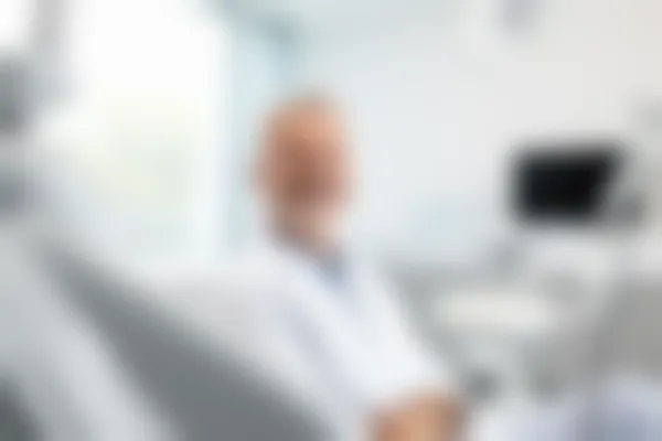 深圳乐孚正强口腔诊所微创拔牙现价仅需600元起，原价800元起，限时优惠，抓紧机会！