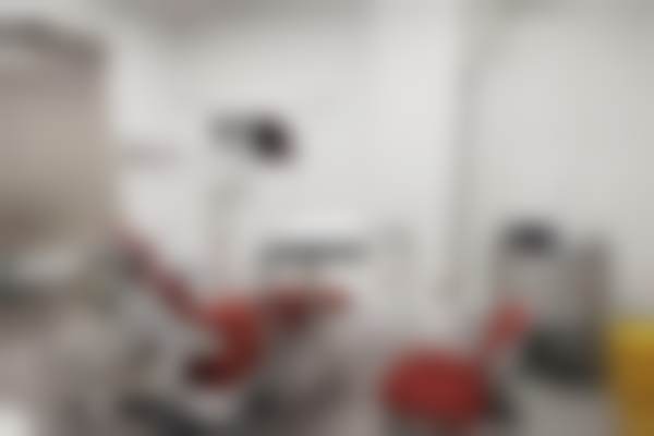 青岛同元口腔门诊医生介绍