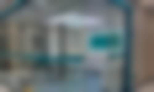 四、深圳宝中格伦菲尔口腔门诊部医生团队结构