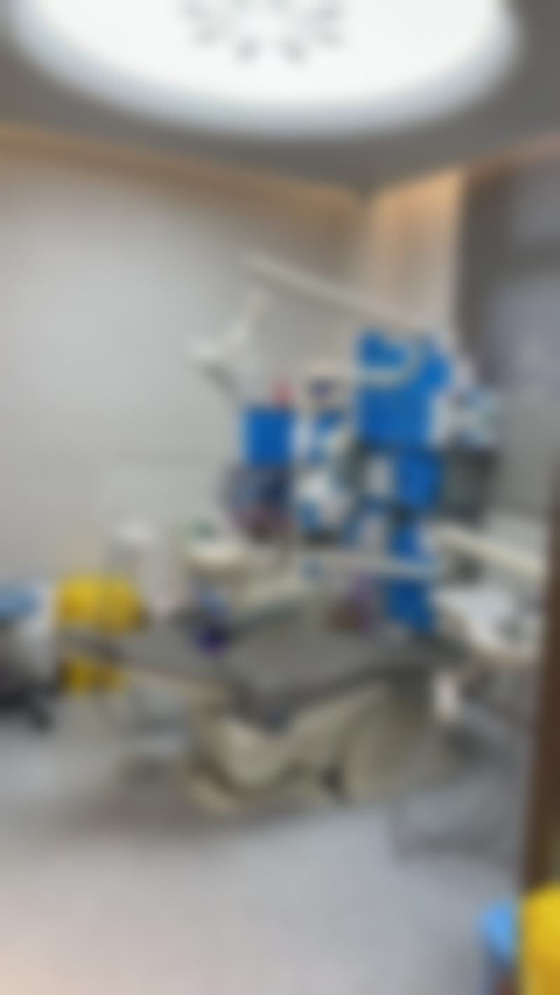 福州科尔口腔刘斌元院长操刀全口即刻负重种植，用德国CBCT避开神经，术后恢复超省心 