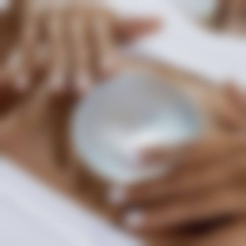 隆胸多久后可以变软？3-6个月自然柔软！2026年价格8800-29800元，院长亲诊可面诊