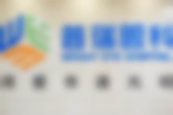 五、成都普瑞眼科医院医生团队