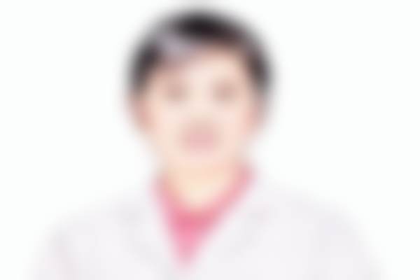 二、飞秒白内障+爱尔康三焦晶体的核心优势,术后远中近视力清晰