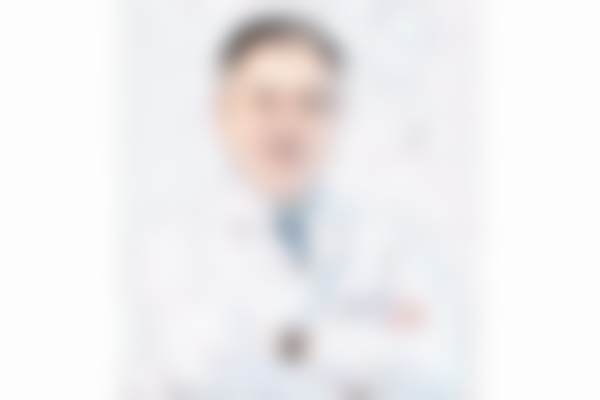郑州奥弗克眼科医院王卫群医生优势多，院长经验丰富、医术精湛，医院口碑好信息全可咨询 