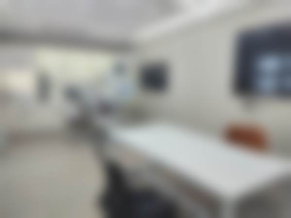 二、伏龙医生执业背景与任职经历