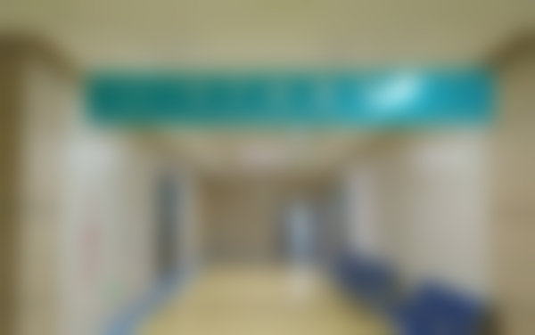 临沂市人民医院眼科地理位置便于到院。